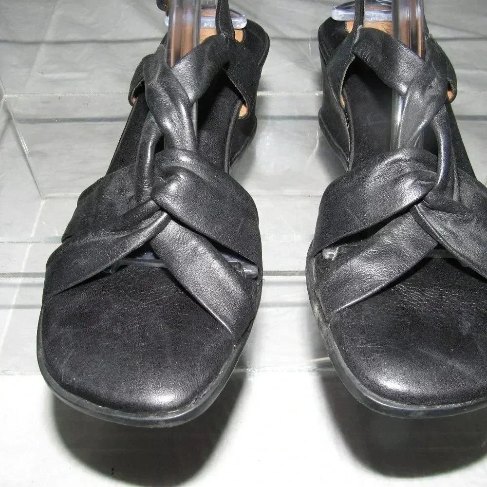 CLARKS Artisan Black Leather Wedge Sandals 7.5 N